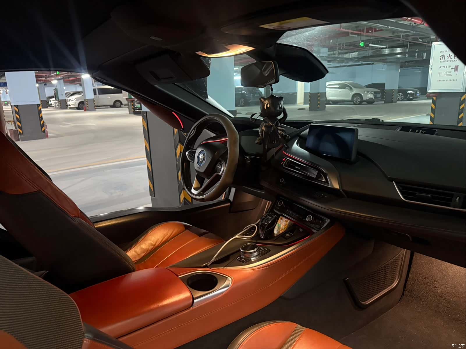 BMW i8, 2020 все фото