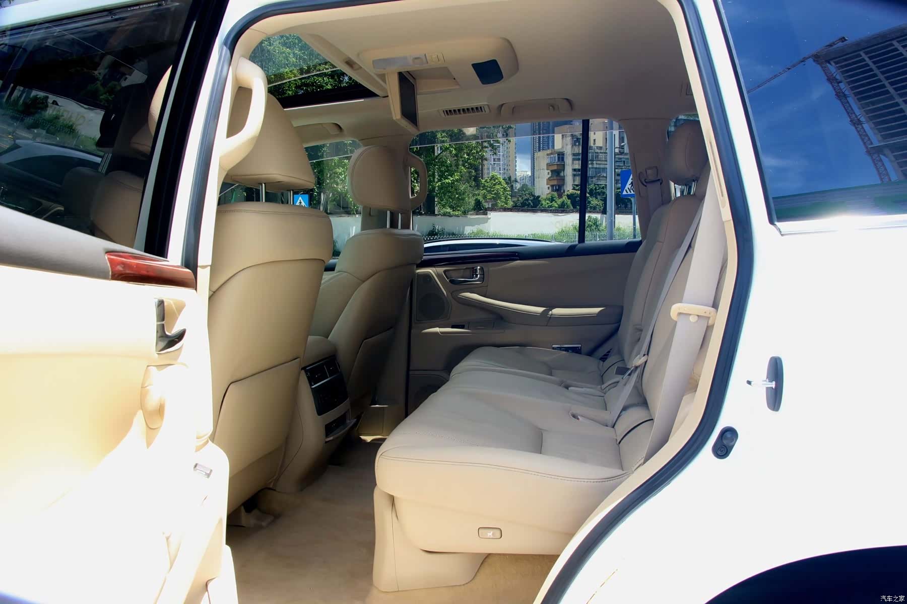 Lexus LX, 2012 17