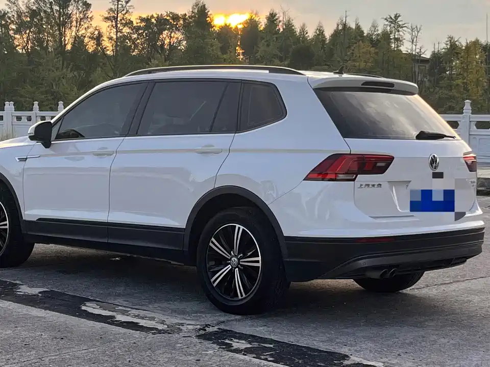 Volkswagen Tiguan L