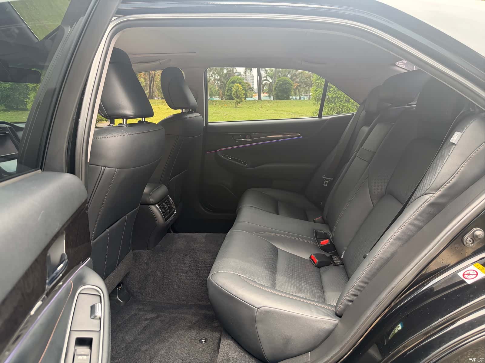 Toyota Crown, 2018 12