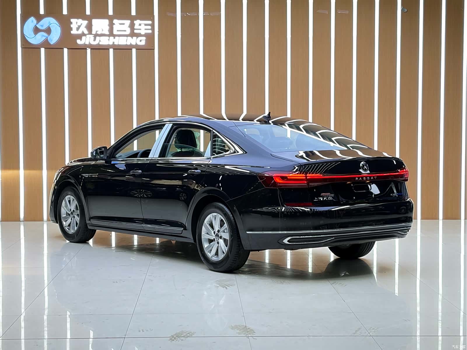 Volkswagen Passat, 2025 10