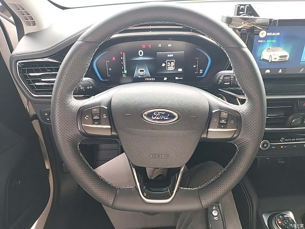 Ford Focus, 2021 11