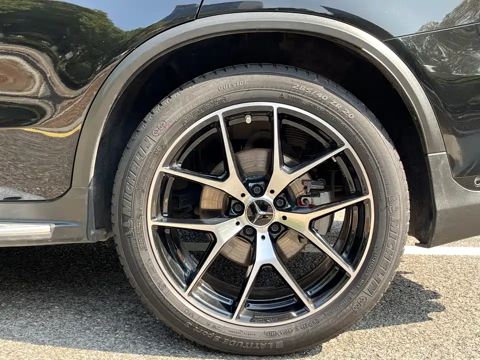 Mercedes-Benz GLC AMG