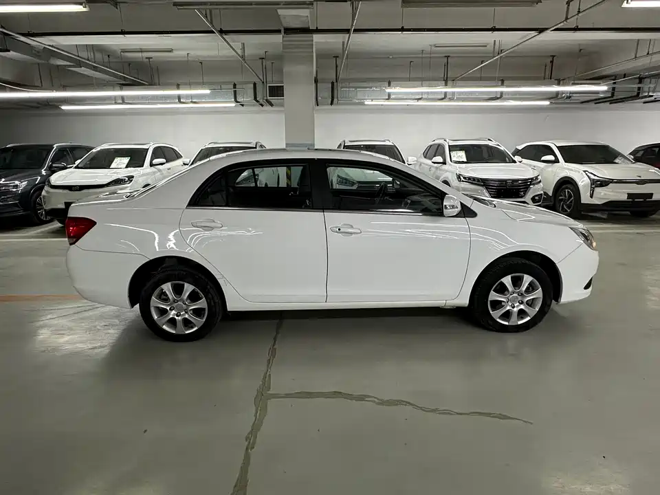 BYD e5