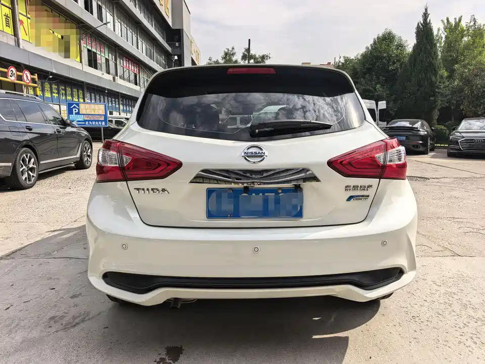 Nissan TIIDA