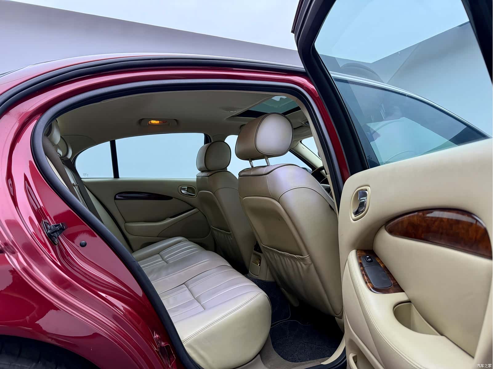 Jaguar S-TYPE, 2006 8