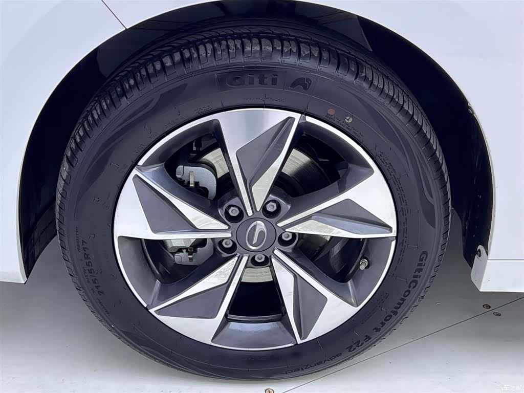 Trumpchi M6, 2025 12
