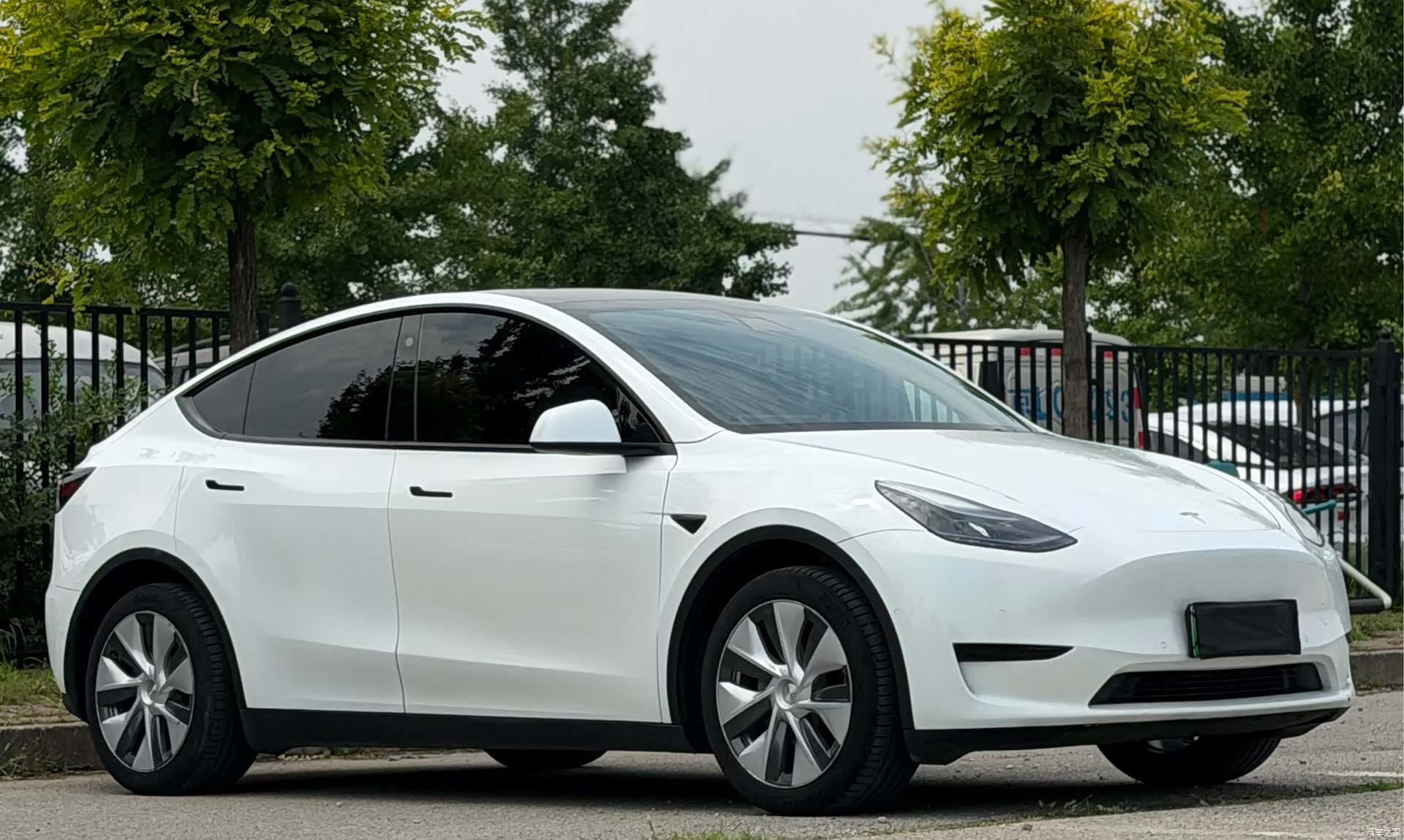 Tesla Model Y, 2022 3
