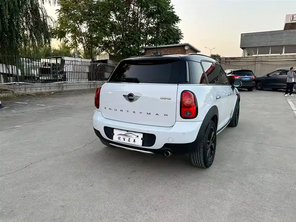 MINI COUNTRYMAN