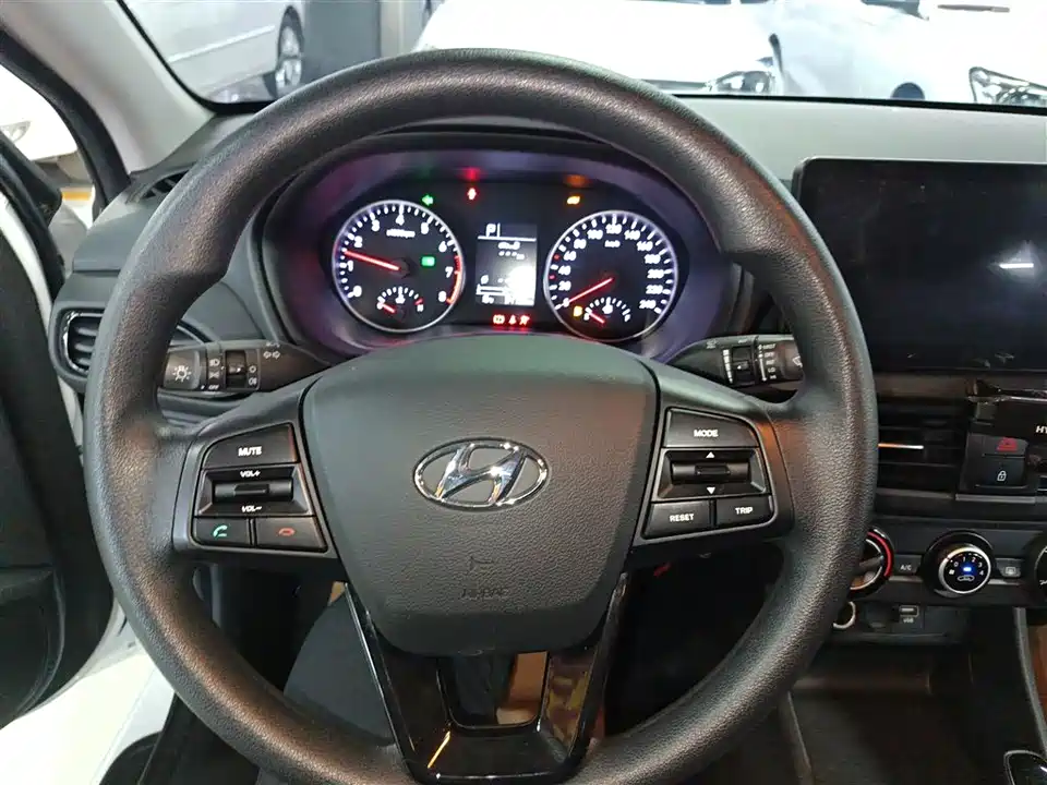 Hyundai Yuedong