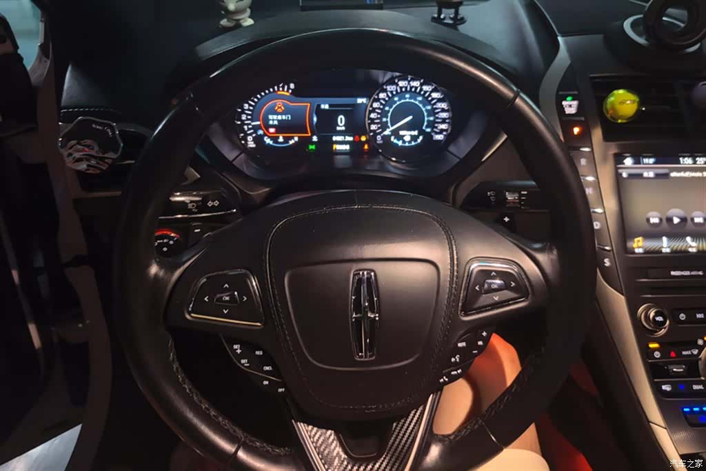 Lincoln MKZ, 2019 15