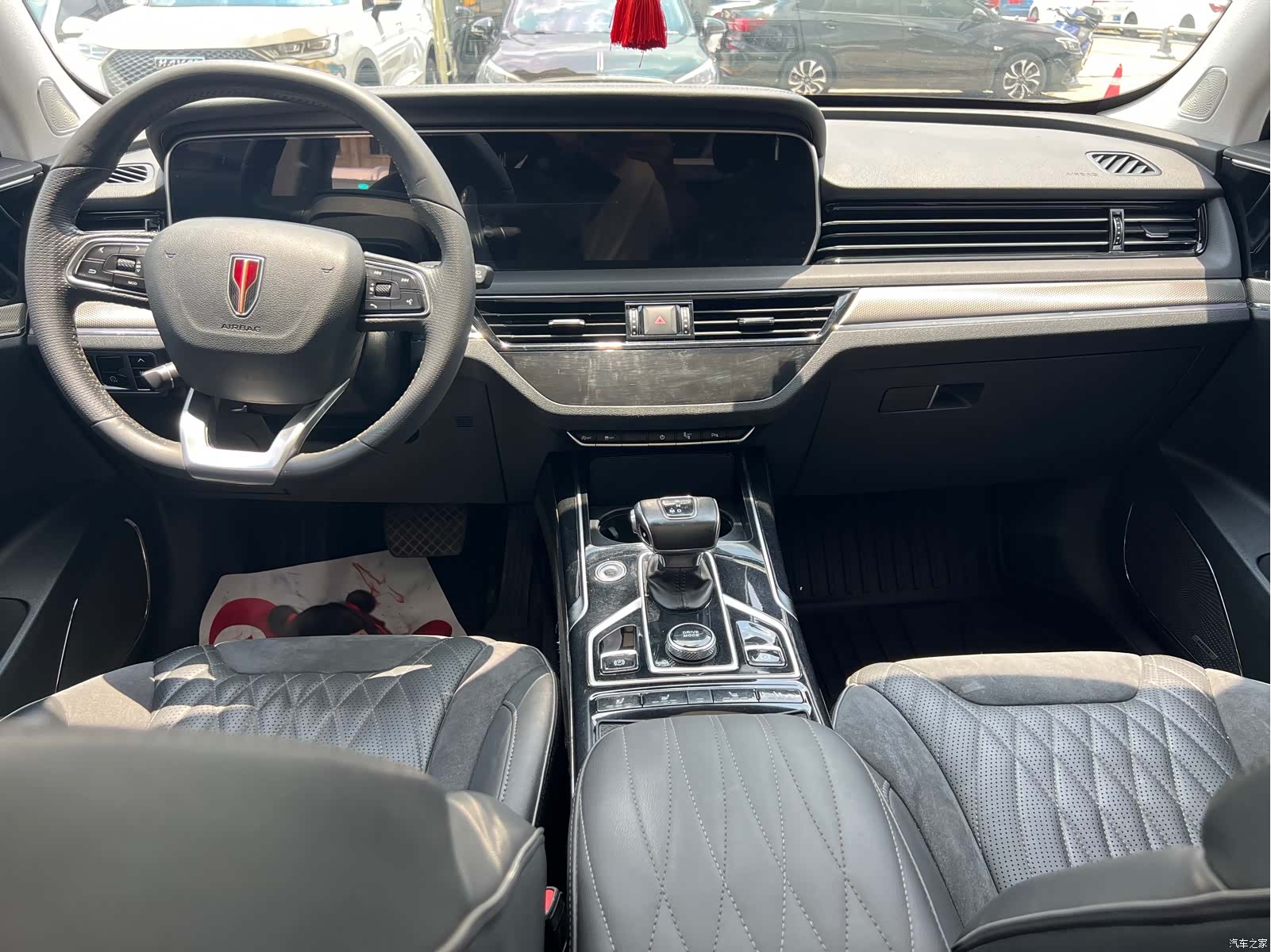 Hongqi HS5, 2019 11