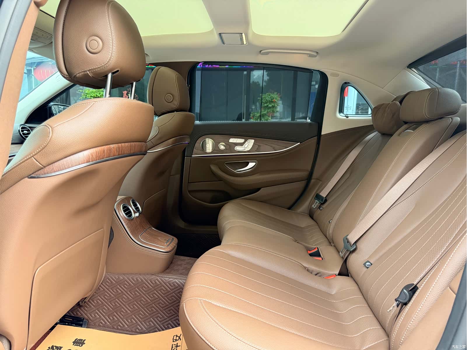 Mercedes-Benz E-Class, 2023 12