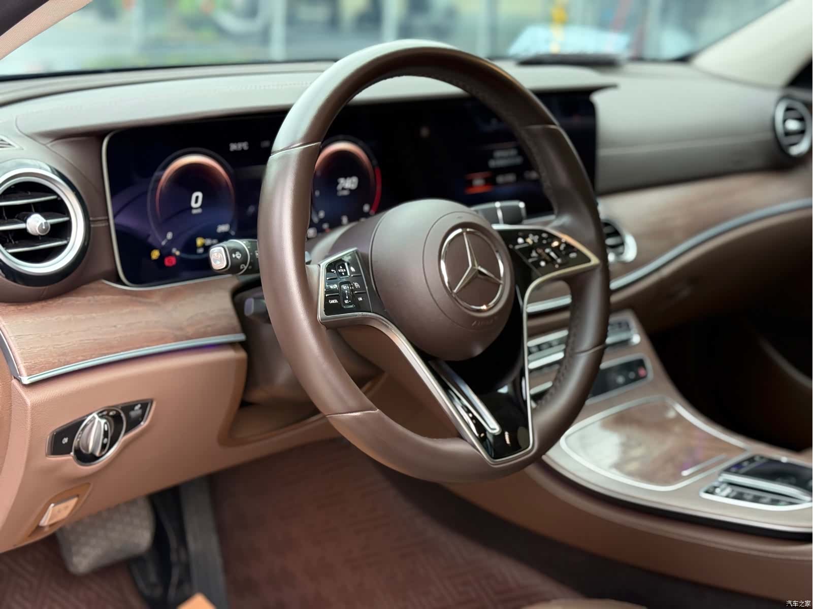 Mercedes-Benz E-Class, 2023 9