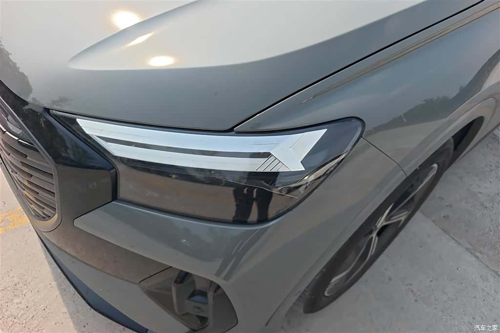 Audi Q4 e-tron, 2022 все фото