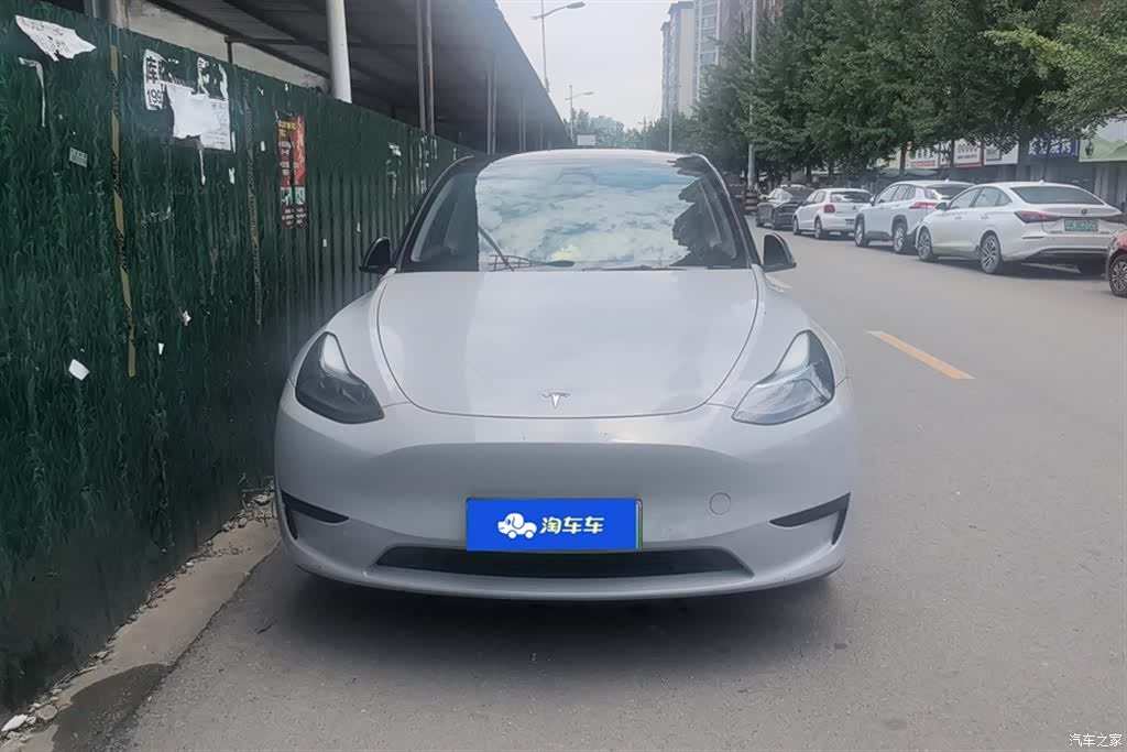 Tesla Model Y, 2023 2