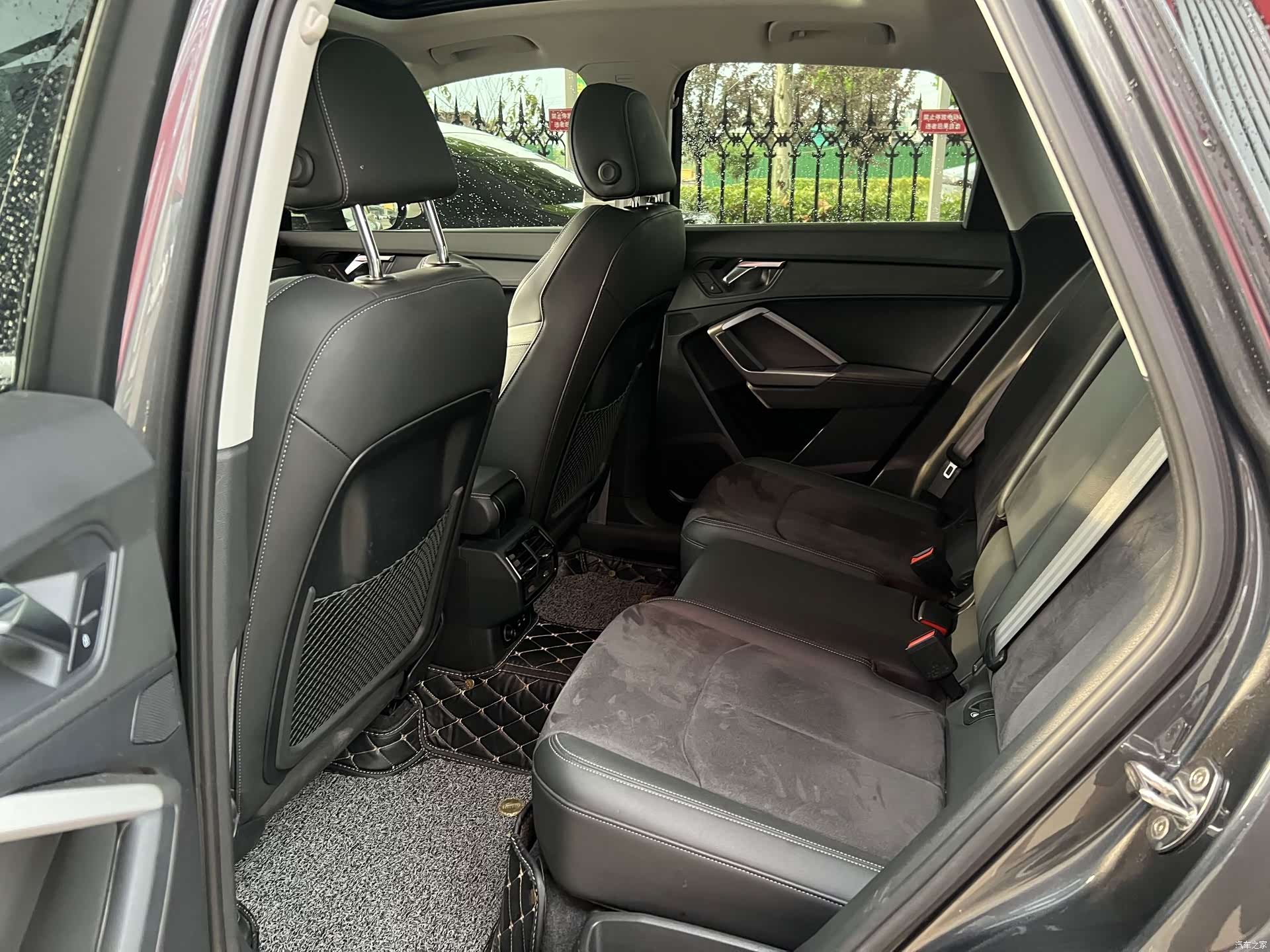 Audi Q3, 2022 10