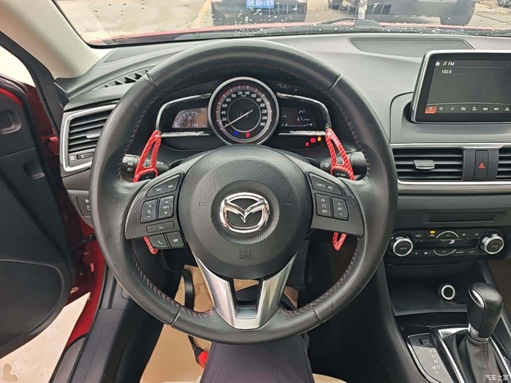 Mazda Mazda3, 2015 11