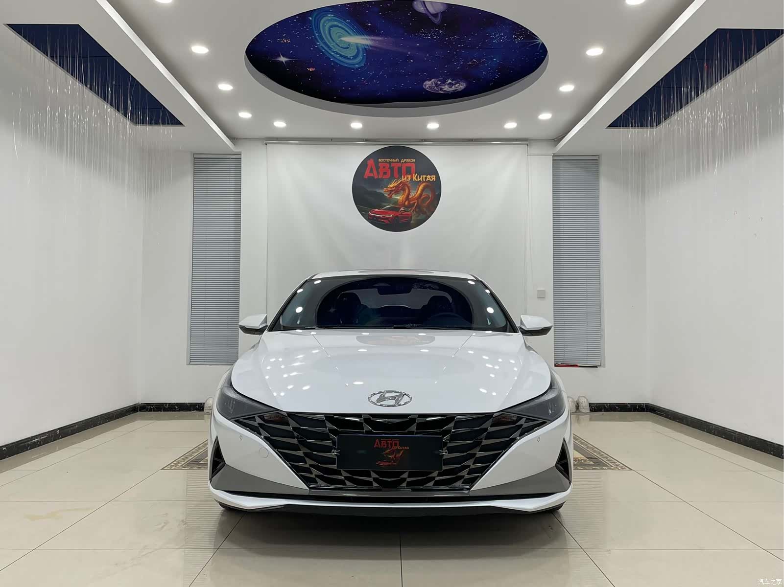 Hyundai Elantra, 2023 2