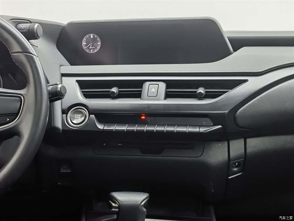 Lexus UX, 2021 12