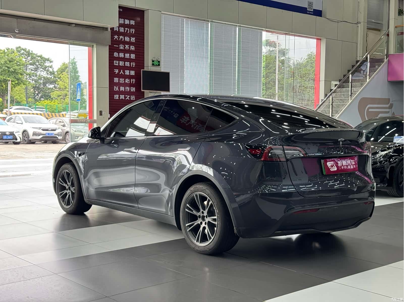 Tesla Model Y, 2025 4