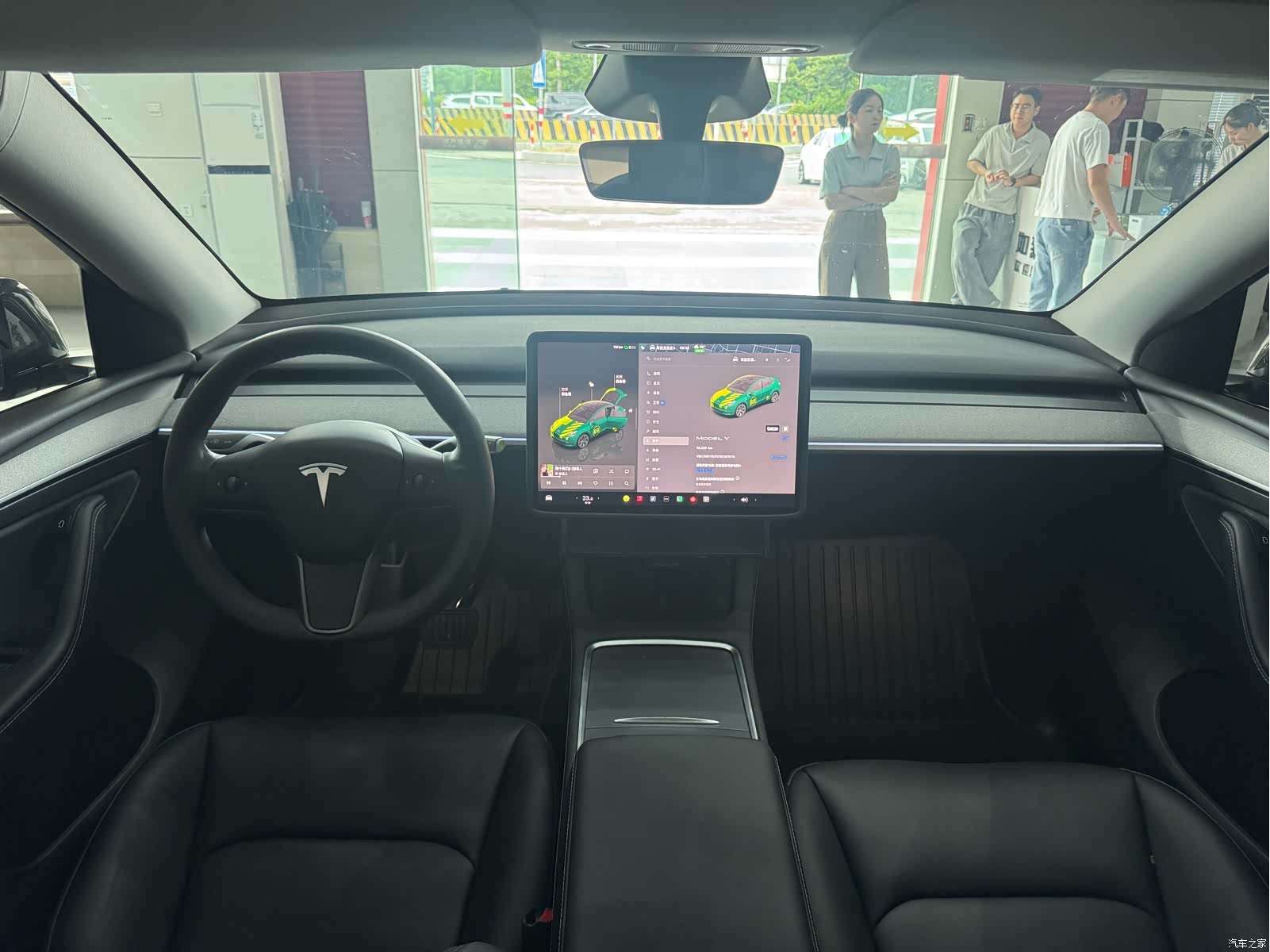 Tesla Model Y, 2025 12