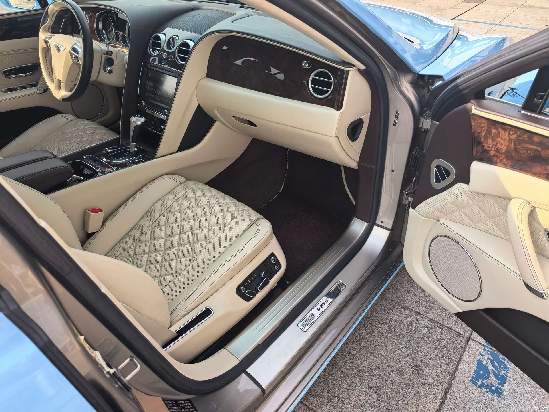 Bentley Flying Spur, 2020 6