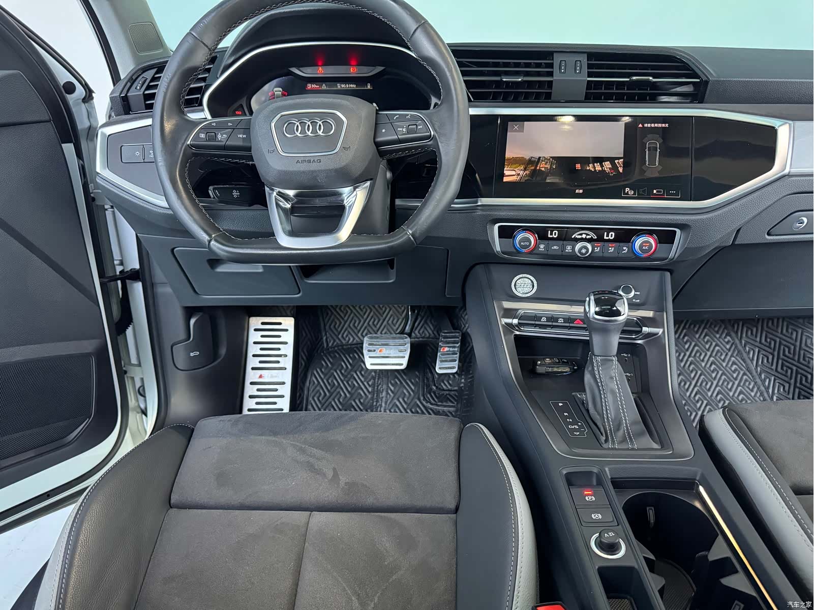 Audi Q3, 2023 9