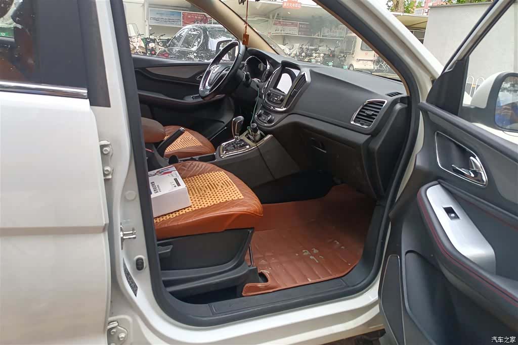 Wuling 560, 2017 8