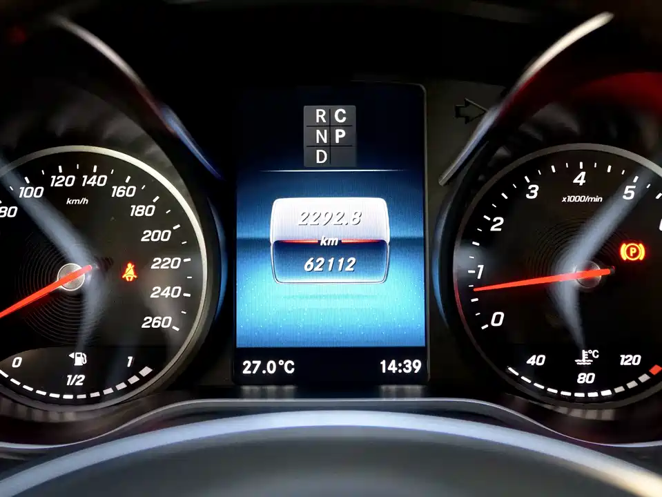 Mercedes-Benz V-class