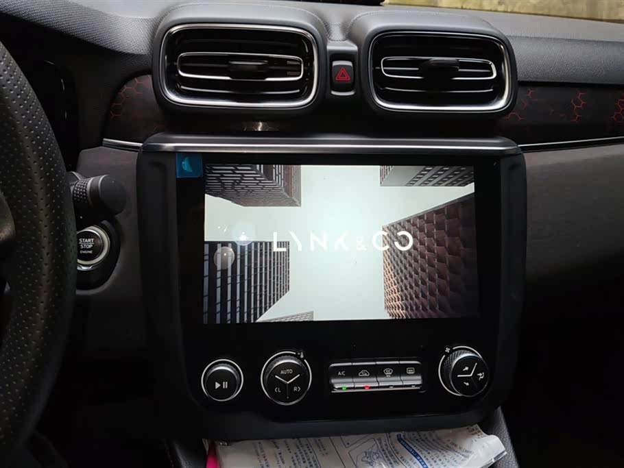 Lynk & Co 03 Lynk & Co 03