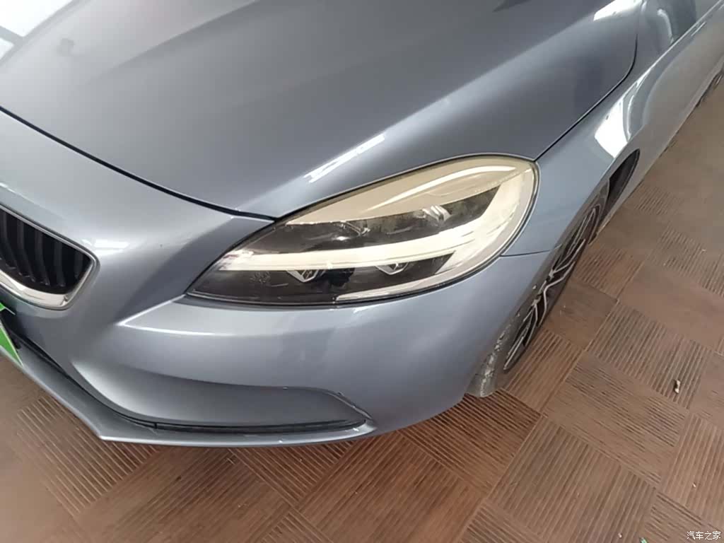 Volvo V40, 2016 24