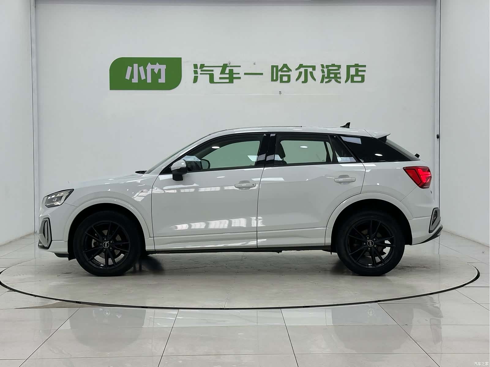 Audi Q2L, 2022 все фото