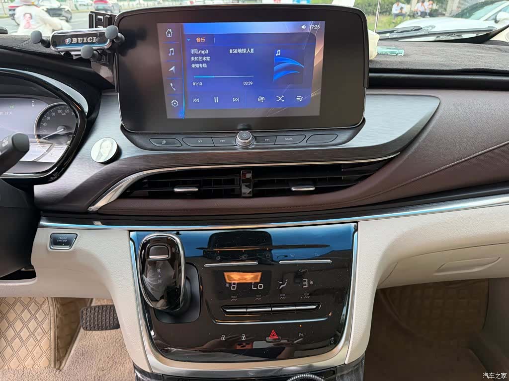 Buick GL8, 2023 9