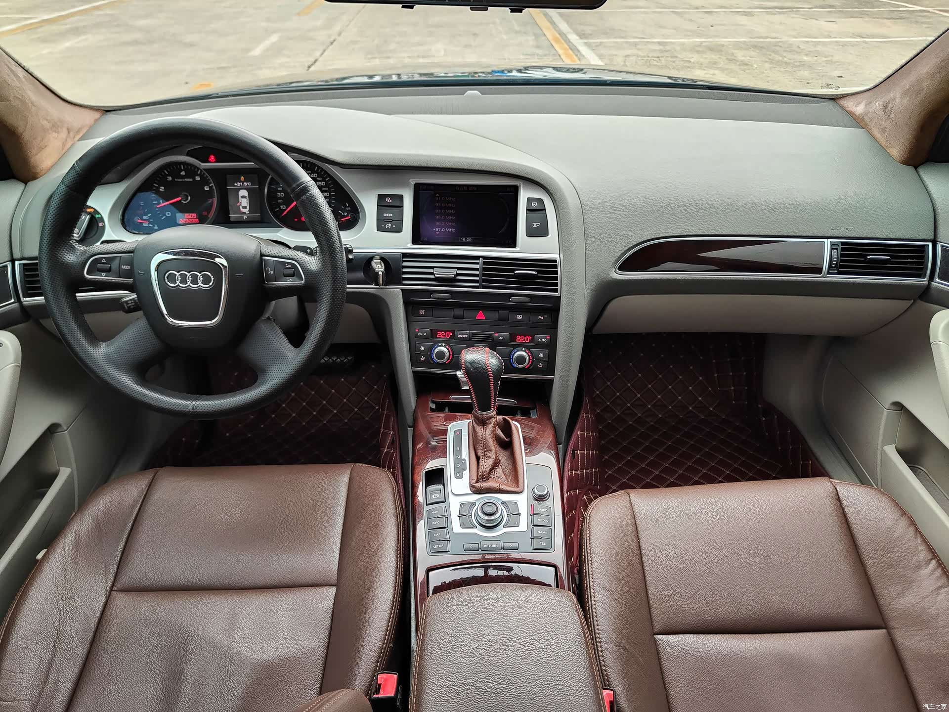 Audi A6L, 2012 10