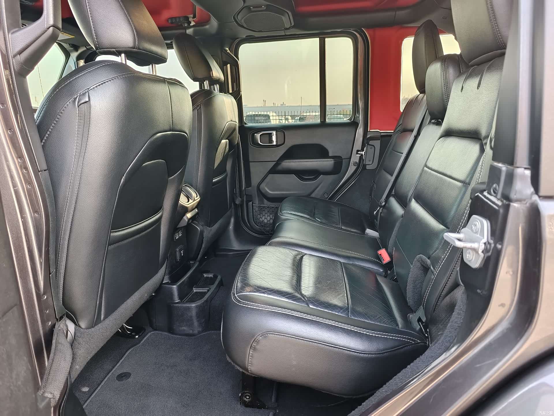 Jeep Wrangler, 2019 8