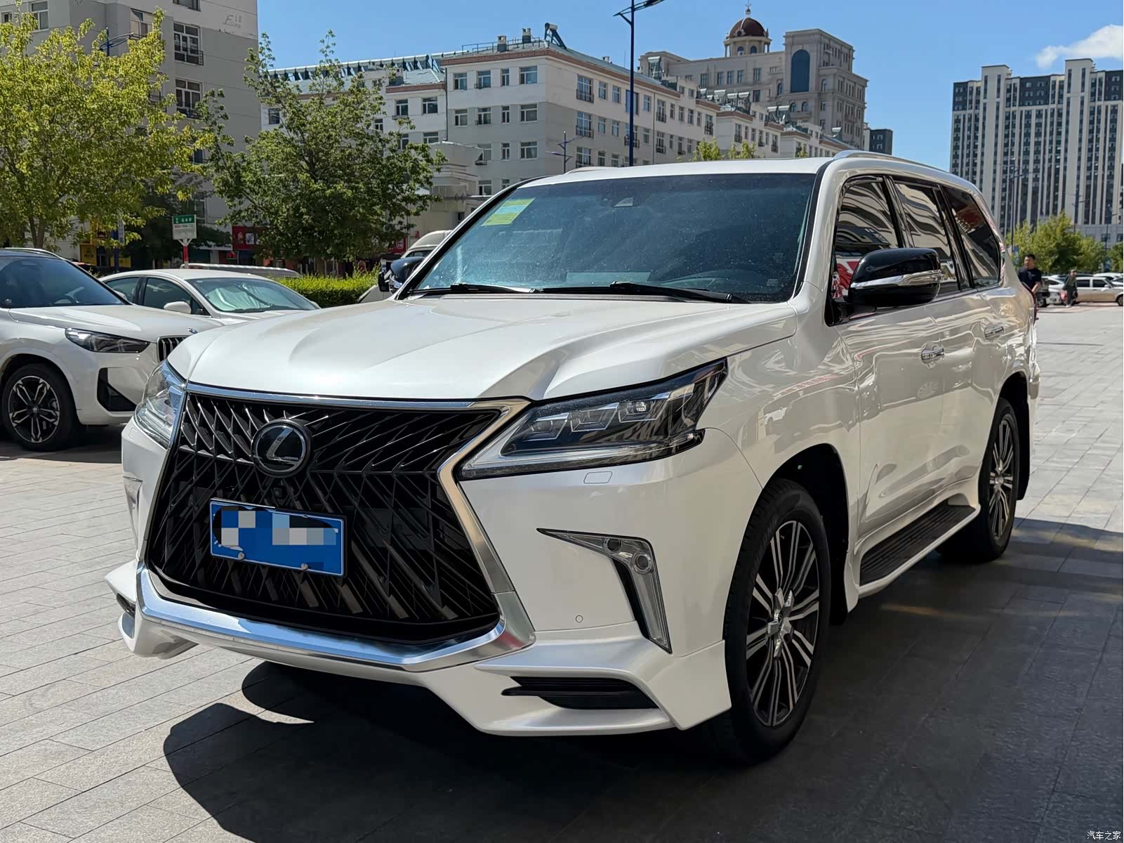 Lexus LX, 2018 1
