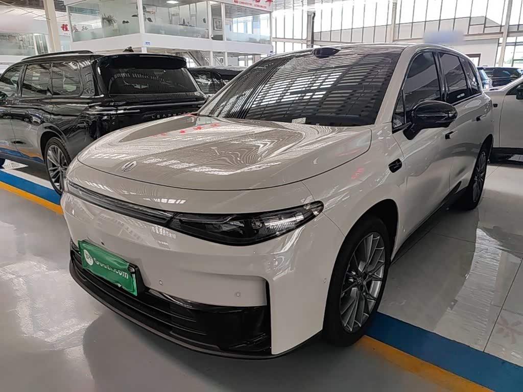 Leapmotor C10