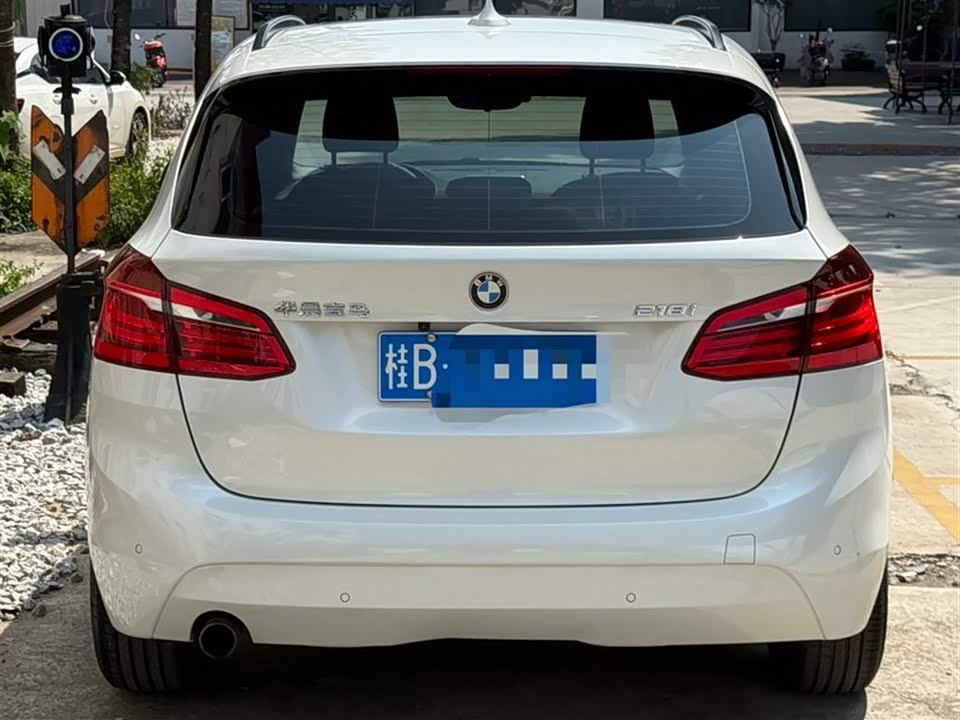 BMW 2 series station wagon