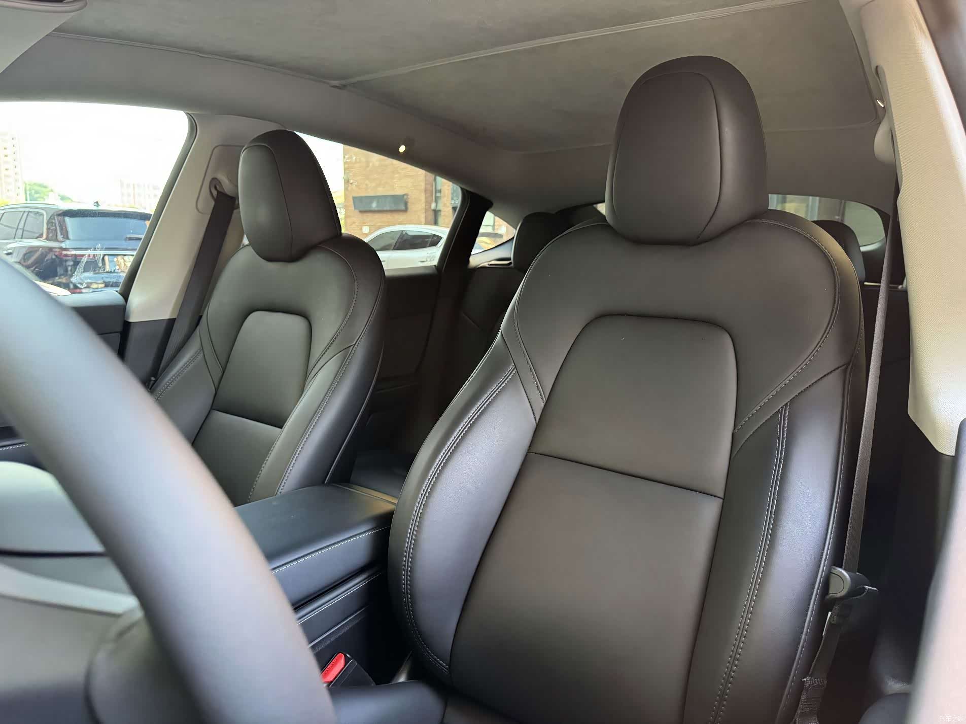 Tesla Model Y, 2024 17