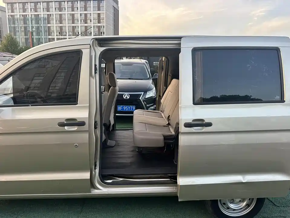 Wuling Wuling Hongguang V