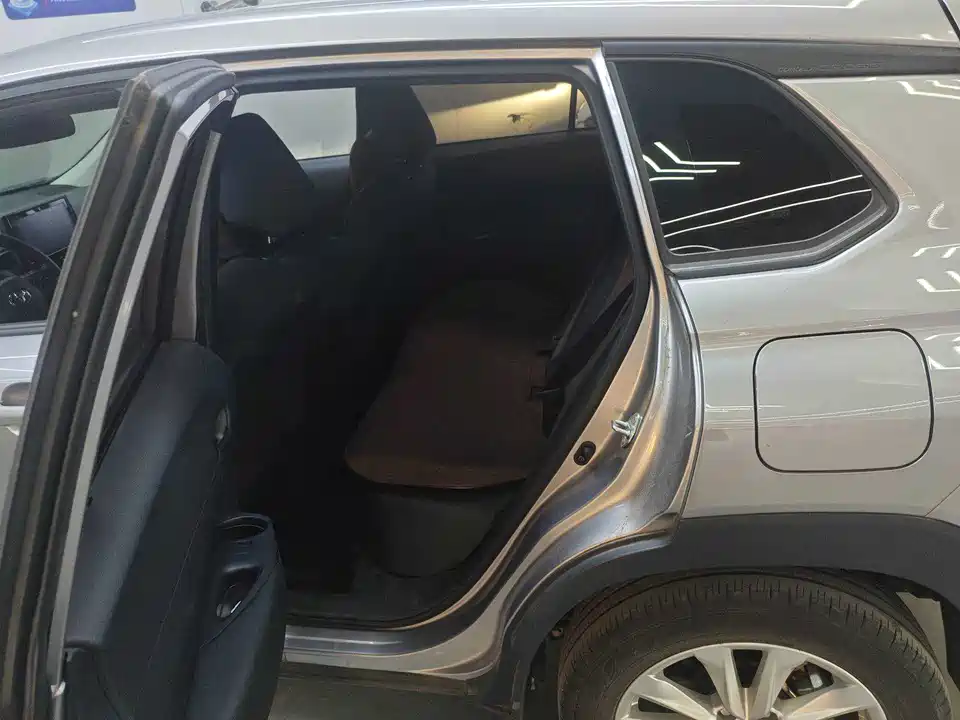 Toyota Corolla Sharp amplifier