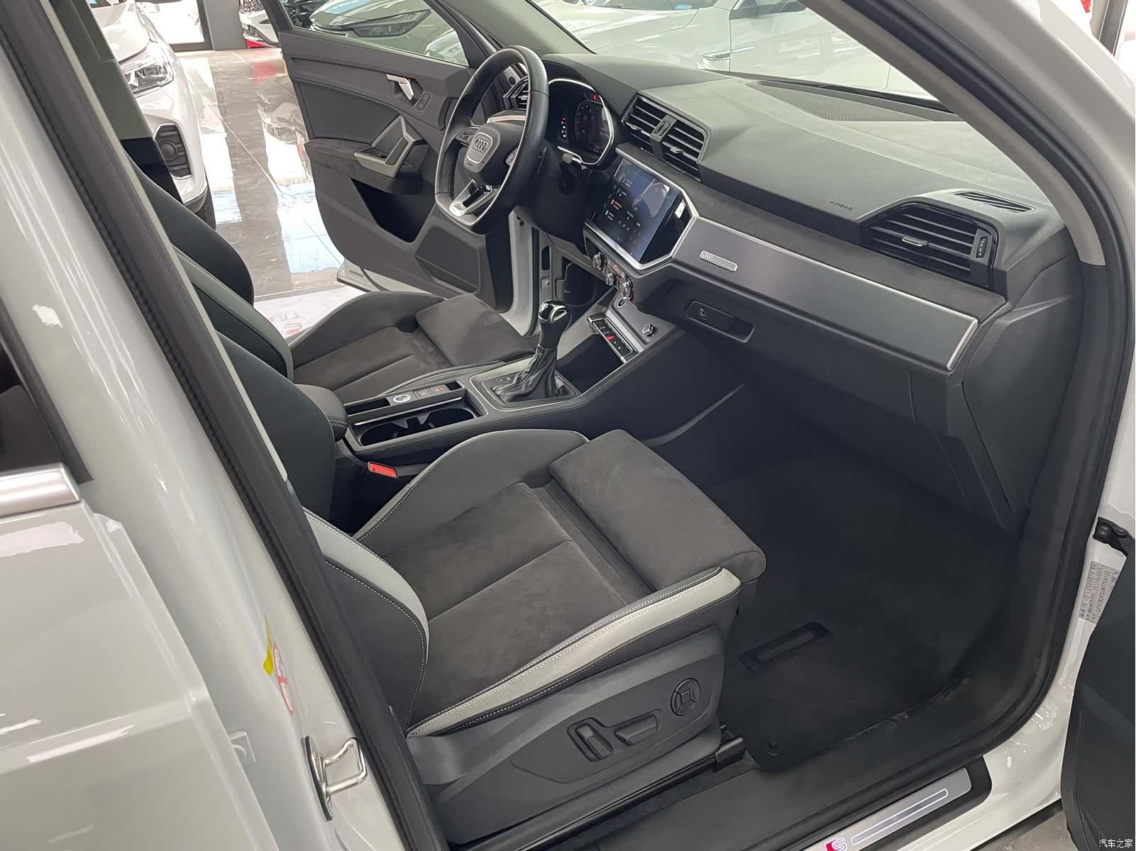 Audi Q3, 2022 7
