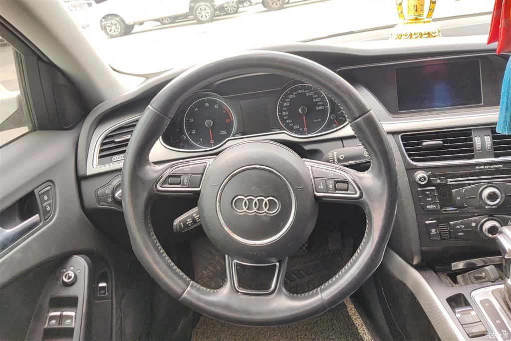 Audi A4L, 2013 15