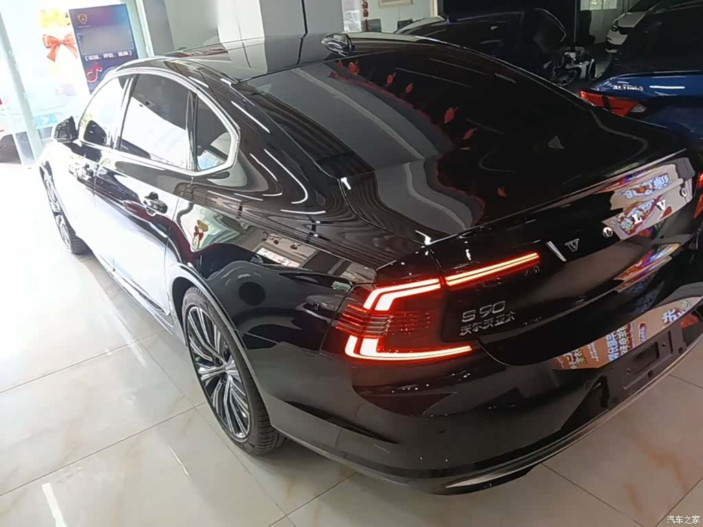 Volvo S90, 2024 все фото