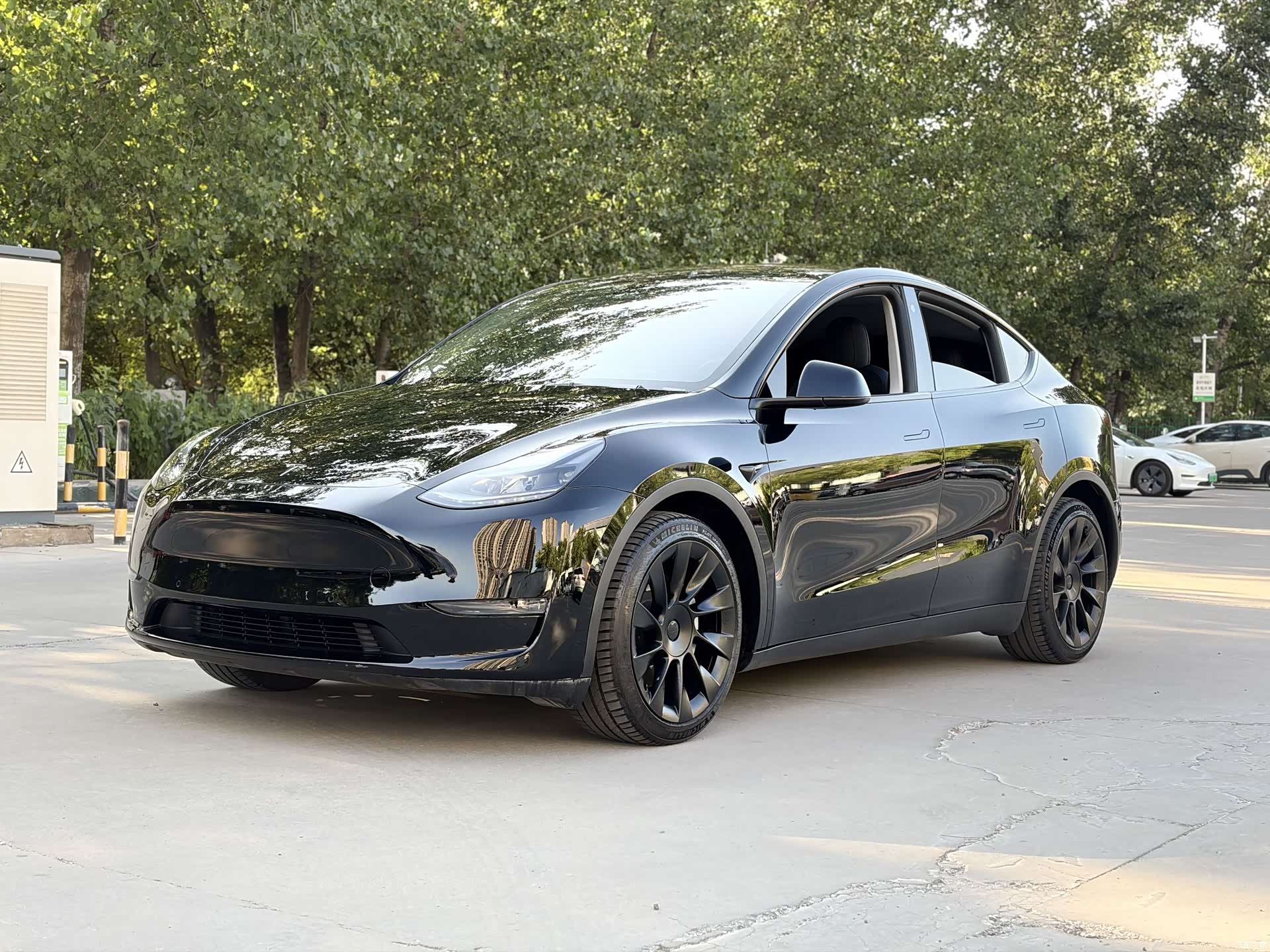 Tesla Model Y, 2021 1