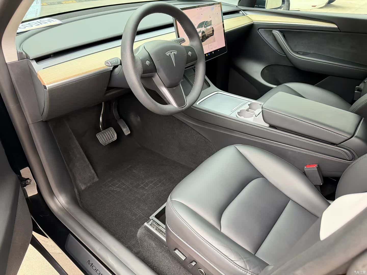 Tesla Model Y, 2023 3