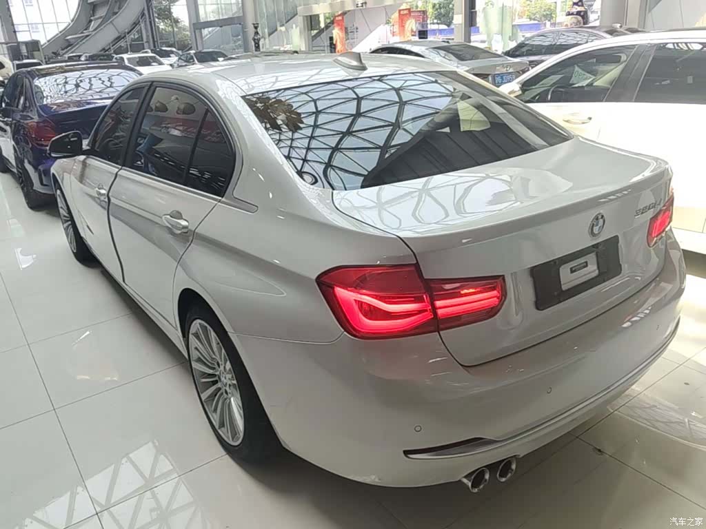 BMW 3 Series, 2018 все фото
