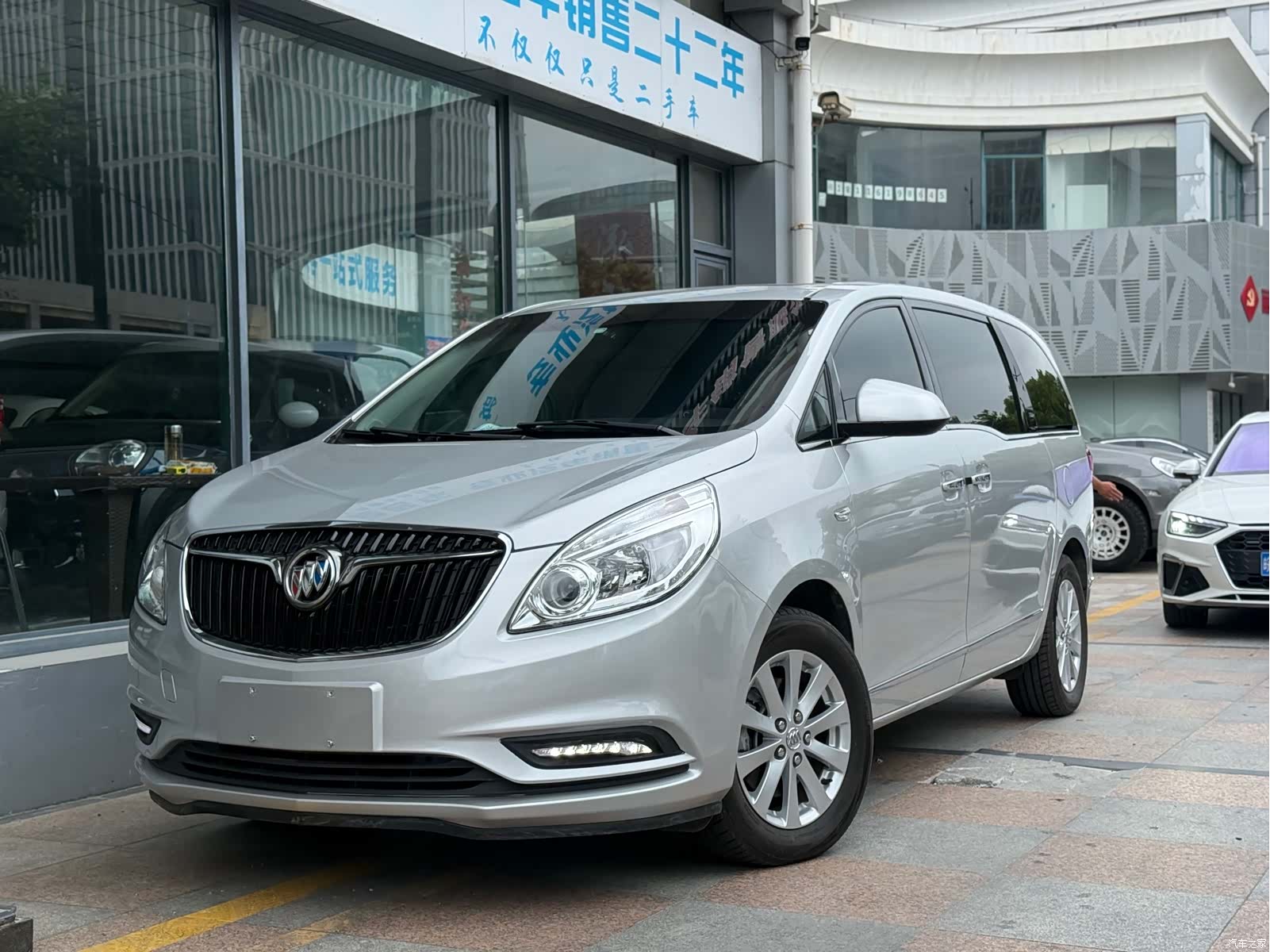Buick GL8