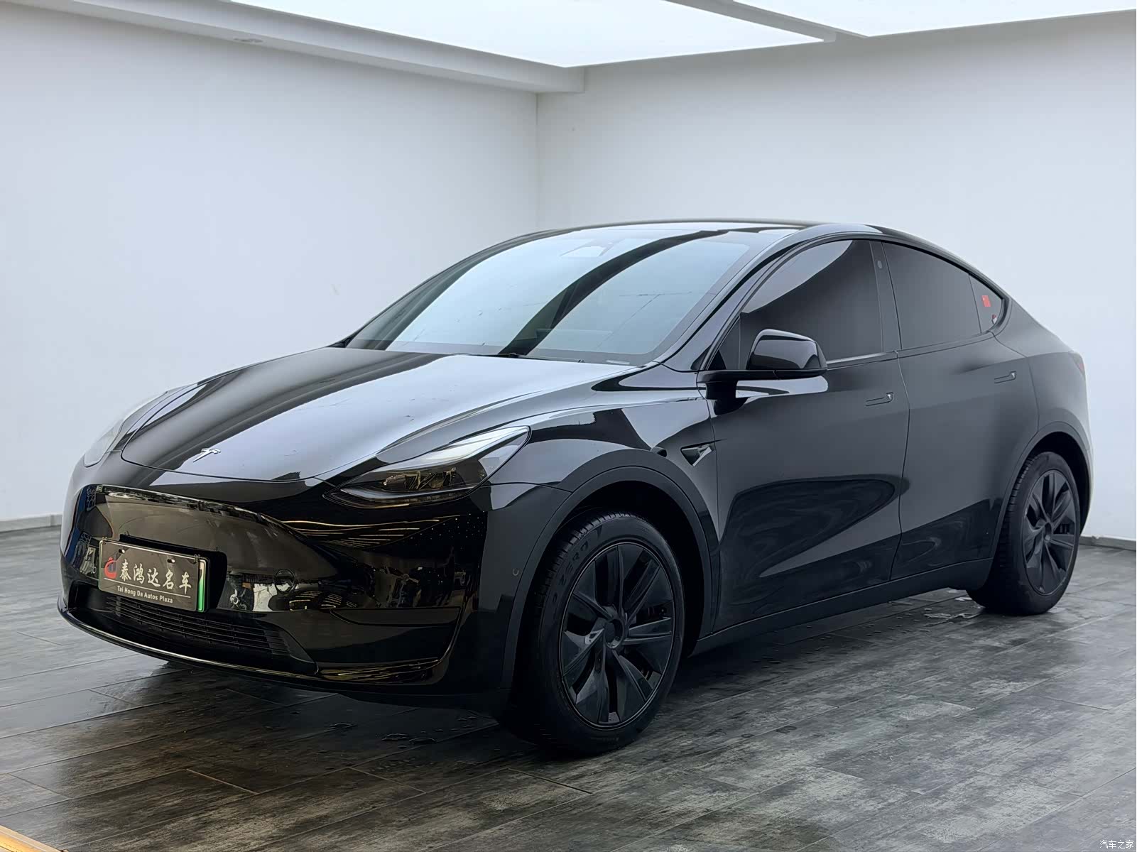 Tesla Model Y, 2023 4